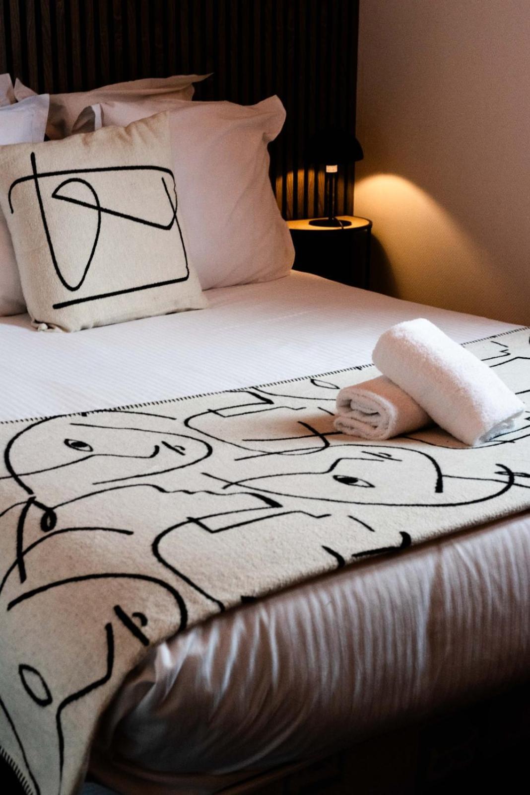 Hotel Le Lion D'Or 베르네 외부 사진